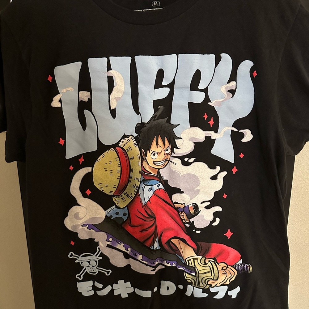 Onepiece Black Graphic Tee